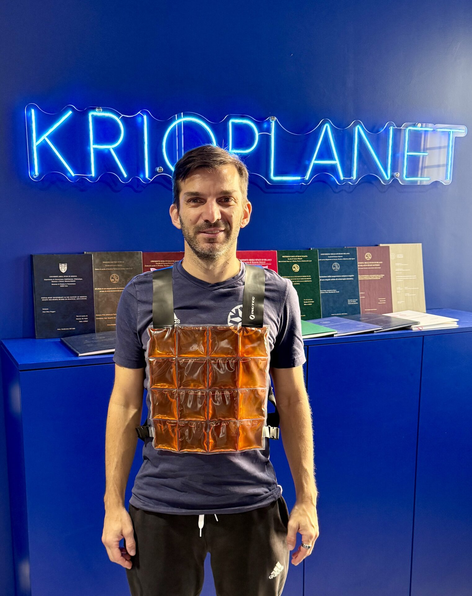 Massimo De Nardi Krioplanet con giubbetto refrigerante per sport, caldo e recupero